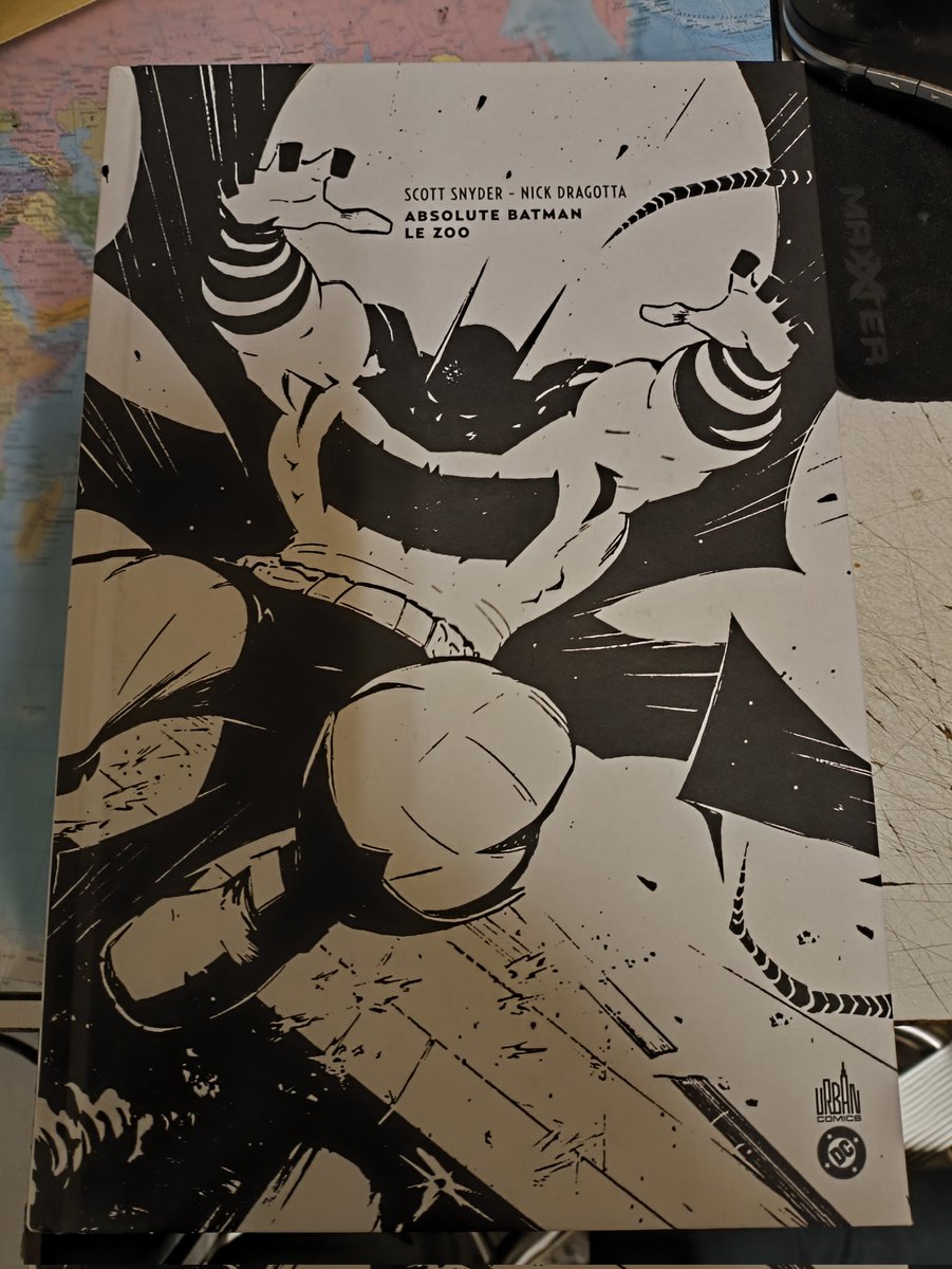 7 jours d'attente c'était trop.

Ça a craqué pour l'édition noir et blanc d'absolute Batman 😎

Impatient de lire ça ce soir!

<a href="/UrbanComics/">UrbanComics</a>
