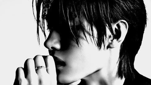 how to devour noble🔞
hoonki au

in the frostbitten winter of 1895, noble (nk), a boy lost to despair, sought death's embrace. the frigid waves of december whispered promises of escape, yet cruel fate intervened as jaws of a centuries-old vampire, khaos (sh) claimed him instead.