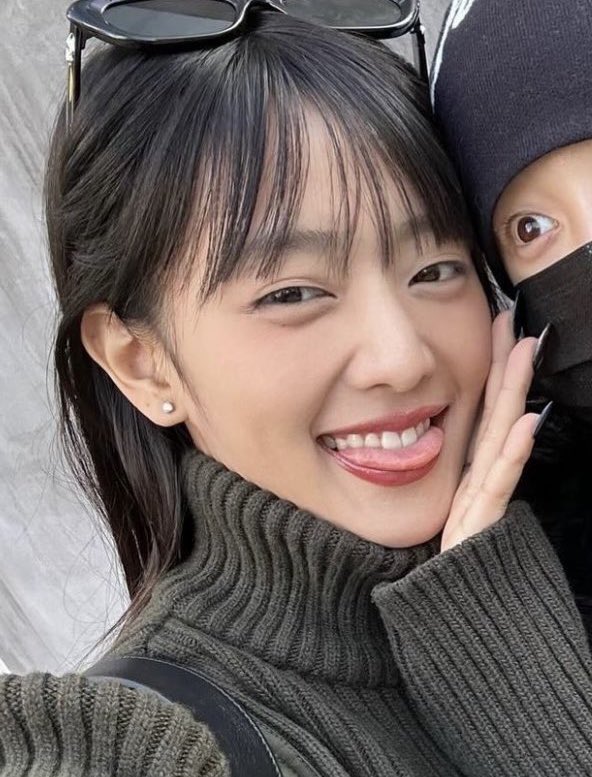 minininiyeon's tweet photo. 민니 쌩눈 좋아😍 https://t.co/wpNPROLOu0