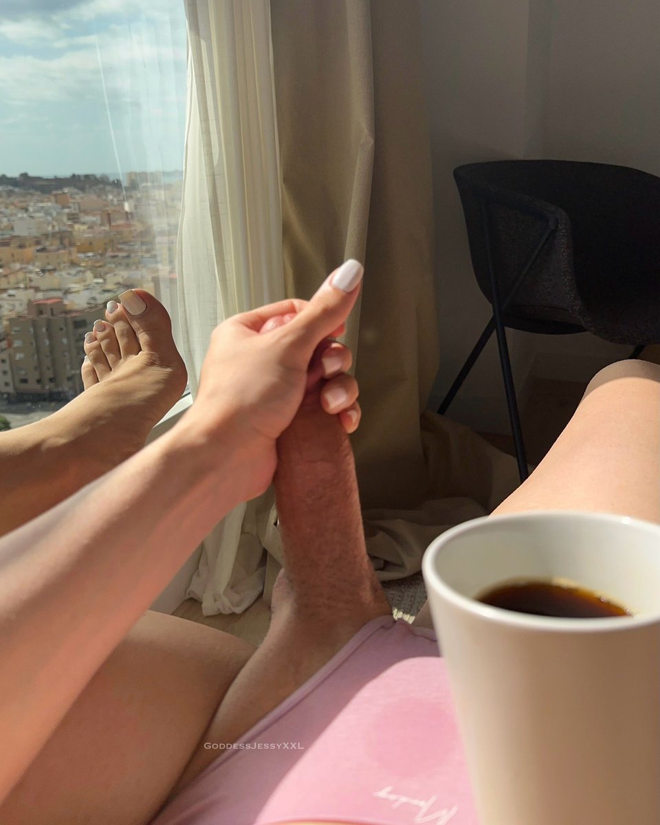 Saturday morning coffee with creamy milk or without? 🤭🥛