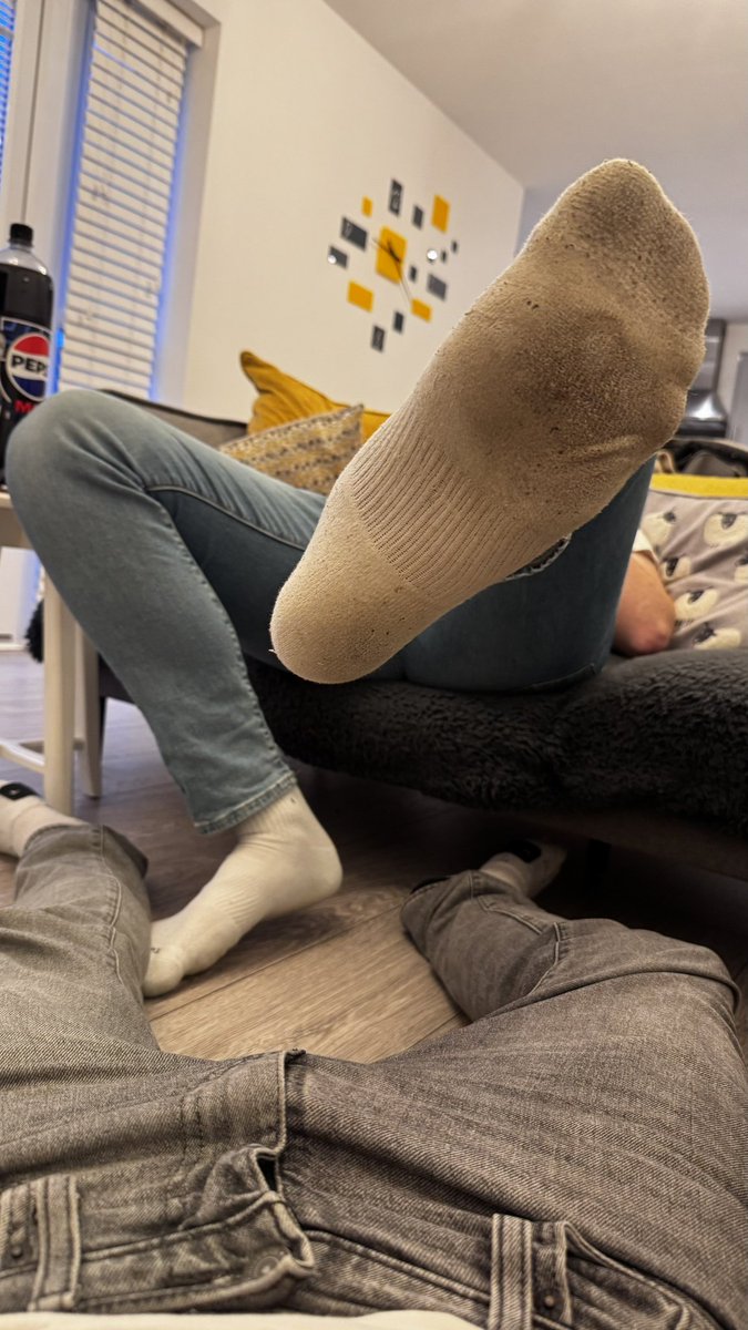 Size15DomNE's tweet image. Nothing better than shoving these in my bfs face, he's such a slut for them 

#feetworshi̇p #feet #gayfeet #gaysocks