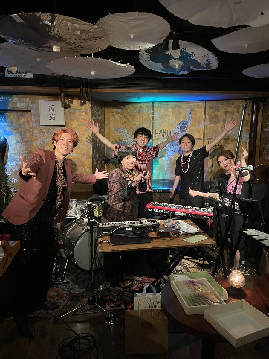 Janon Panic Push (@panicpush) on Twitter photo 渋谷琥珀でのリリースパーティーライブ!第一弾!そしてバンド初ライブ!
みんなありがとう✨楽しかったよ〜!!
第二弾は下北沢SPREAD!!!
更に磨きをかけてまいりますので、ぜひワクワクしに来てくださいませ!
<a href="/jakokeitob/">長谷川ジャッカル慧人</a> <a href="/cotsuvu/">こつぶ / 木村美保🍉</a> <a href="/0825Paul/">原島燎平/ half Pale</a> <a href="/Jazzpianist7/">むっちゃんねる/武藤勇樹公式アカウント</a> <a href="/nonchamin44/">大塚望</a> 渋谷琥珀でのリリースパーティーライブ!第一弾!そしてバンド初ライブ!
みんなありがとう✨楽しかったよ〜!!
第二弾は下北沢SPREAD!!!
更に磨きをかけてまいりますので、ぜひワクワクしに来てくださいませ!
<a href="/jakokeitob/">長谷川ジャッカル慧人</a> <a href="/cotsuvu/">こつぶ / 木村美保🍉</a> <a href="/0825Paul/">原島燎平/ half Pale</a> <a href="/Jazzpianist7/">むっちゃんねる/武藤勇樹公式アカウント</a> <a href="/nonchamin44/">大塚望</a>