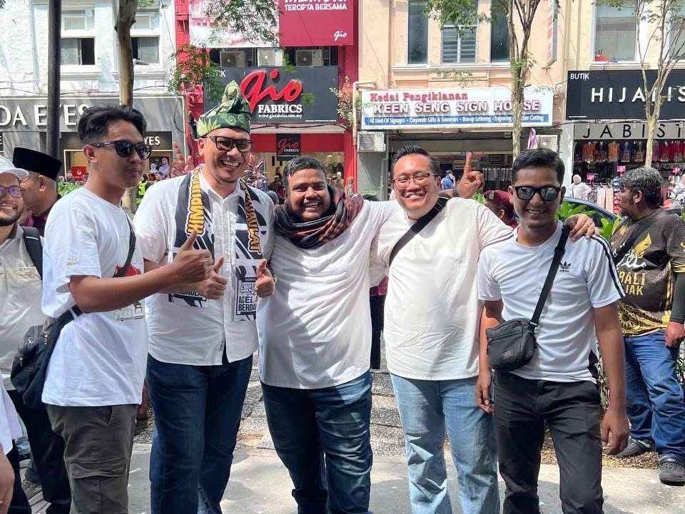 SOGO Co. Limited beri syarat mudah kepada PAS jika mahu anjur berhimpun di bangunan pasaraya milik mereka kelak.

“Perlu kehadiran sekurang-kurangnya 200 orang,” ujarnya.