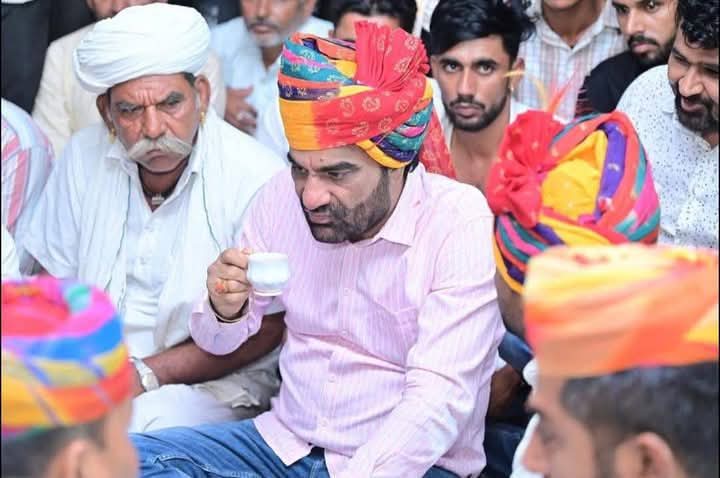 HARISH CHOUDHARY BARMER (@harishchou17525) on Twitter photo рдХреНрдпрд╛ рд╕реЛрдЪрд╛ рдерд╛ рдирд╣реАрдВ рд▓реМрдЯреЗрдВрдЧреЗ,
рдЧрд▓рдд,
рдЬрдм рддрдХ рднреНрд░рд╖реНрдЯрд╛рдЪрд╛рд░рд┐рдпреЛрдВ рдХреЛ рддреЛрдбрд╝реЗрдВрдЧреЗ рдирд╣реАрдВ рддрдм рддрдХ рдЫреЛрдбрд╝реЗрдВрдЧреЗ рдирд╣реАрдВ :- рд╣рдиреБрдорд╛рди рдмреЗрдиреАрд╡рд╛рд▓
#рдпреБрд╡рд╛_рдЖрдХреНрд░реЛрд╢_рдорд╣рд╛рд░реИрд▓реА
#рдпреБрд╡рд╛_рдЖрдХреНрд░реЛрд╢_рдорд╣рд╛рд░реИрд▓реА рдХреНрдпрд╛ рд╕реЛрдЪрд╛ рдерд╛ рдирд╣реАрдВ рд▓реМрдЯреЗрдВрдЧреЗ,
рдЧрд▓рдд,
рдЬрдм рддрдХ рднреНрд░рд╖реНрдЯрд╛рдЪрд╛рд░рд┐рдпреЛрдВ рдХреЛ рддреЛрдбрд╝реЗрдВрдЧреЗ рдирд╣реАрдВ рддрдм рддрдХ рдЫреЛрдбрд╝реЗрдВрдЧреЗ рдирд╣реАрдВ :- рд╣рдиреБрдорд╛рди рдмреЗрдиреАрд╡рд╛рд▓
#рдпреБрд╡рд╛_рдЖрдХреНрд░реЛрд╢_рдорд╣рд╛рд░реИрд▓реА
#рдпреБрд╡рд╛_рдЖрдХреНрд░реЛрд╢_рдорд╣рд╛рд░реИрд▓реА
