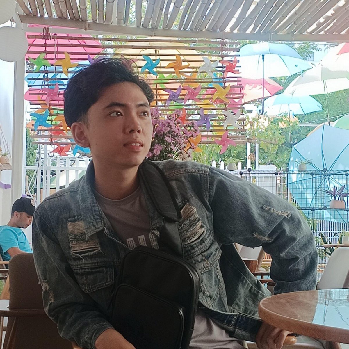 binhusae's tweet photo. Đằng sau nụ cười là tình cảm lấp đầy khoảng trống �� https://t.co/18OqJvjtQa