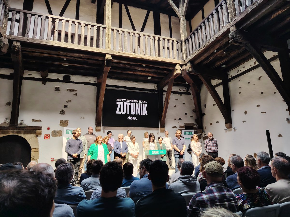 Gaur Beasaingo Igartza jauregi ederrean izan gara <a href="/ehbildugipuzkoa/">EH Bildu Gipuzkoa</a> Herrialde Batzarrean.
Gipuzkoako plan politikoa izan dugu hizpide eta Mahai Politiko berria berretsi dugu. Ander Goikoetxea bilkide billabonatarra mahaiko partaidea izango da.
#EHBildu #HerrialdeBatzarra #Gipuzkoa