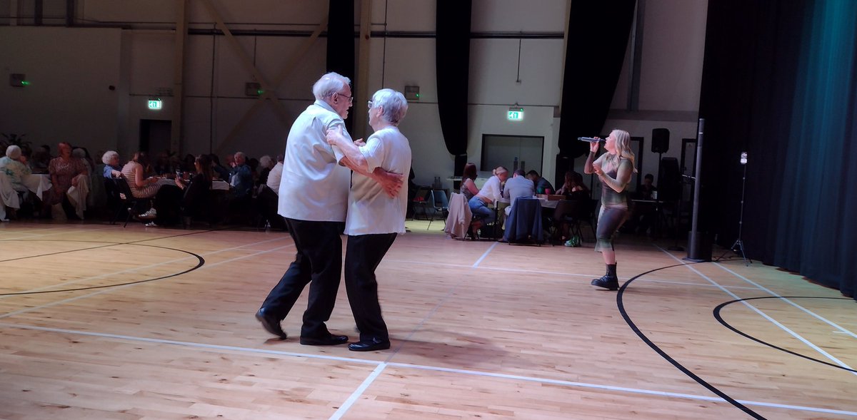 MissSALeach's tweet photo. What an amazing night fundraising for Strathcarron Hospice! Well done to the team 💜💙 @LarbertHigh https://t.co/rnwOqh0WJ1