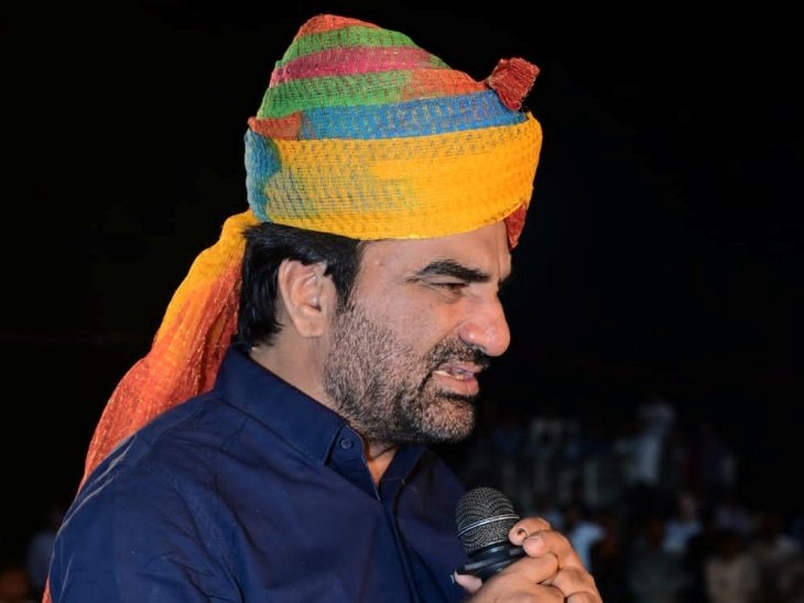 मेहनत के हक़ में उठी है आवाज़,
हनुमान बेनीवाल के साथ आज पूरा युवा समाज।

#युवा_आक्रोश_महारैली