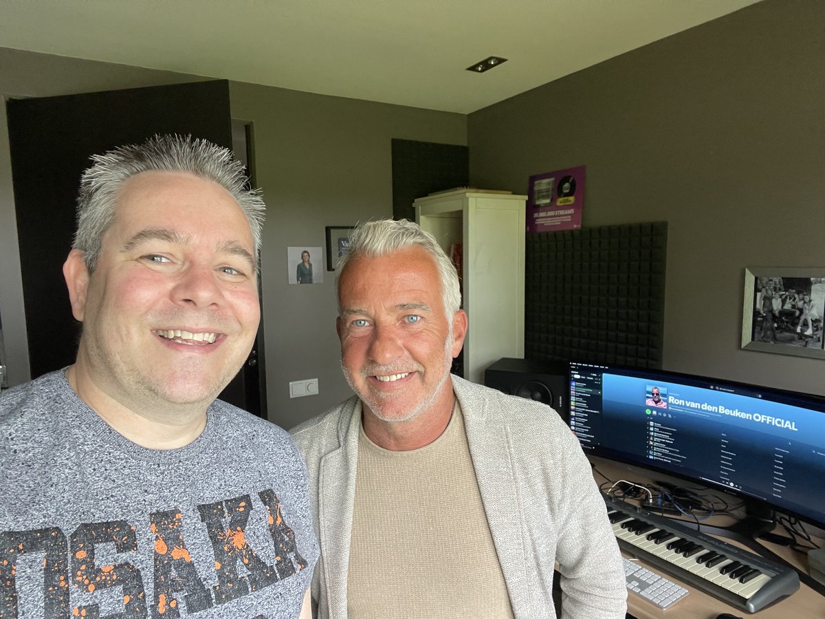 This morning I sat down with @RonvandenBeuken in his studio to record 2 interviews for <a href="/Muzikxpress/">Muzikxpress</a>. In the first one I did ask him about “The Mystery - Mystery” and in the second one, Ron shares  how the Clokx track “Overdrive” came to be!

Online soon!

youtube.com/muzikxpress