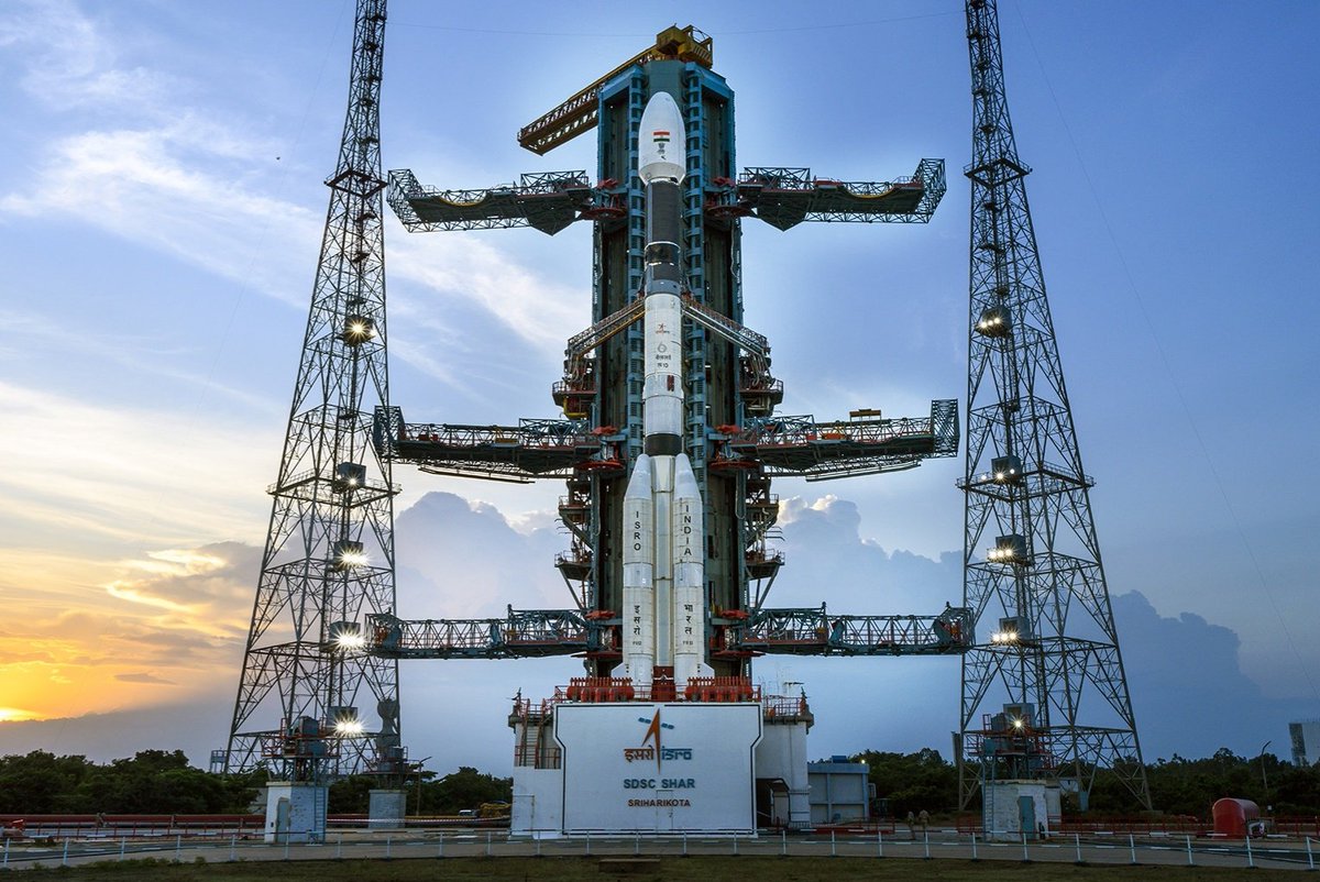 June will be the month of India-US collaboration in space! 🇮🇳🇺🇸

ISRO 🤝 Axiom 🤝 SpaceX
● 𝟴 𝗝𝘂𝗻𝗲 -> Axiom-4 launch with an Indian astronaut to the ISS

ISRO 🤝 NASA
● 𝟭𝟴 𝗝𝘂𝗻𝗲 -> Launch of the NISAR mission on GSLV-F16