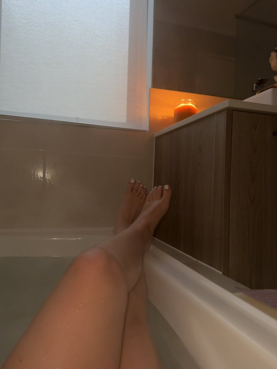 Milf Feet 93 tweet media