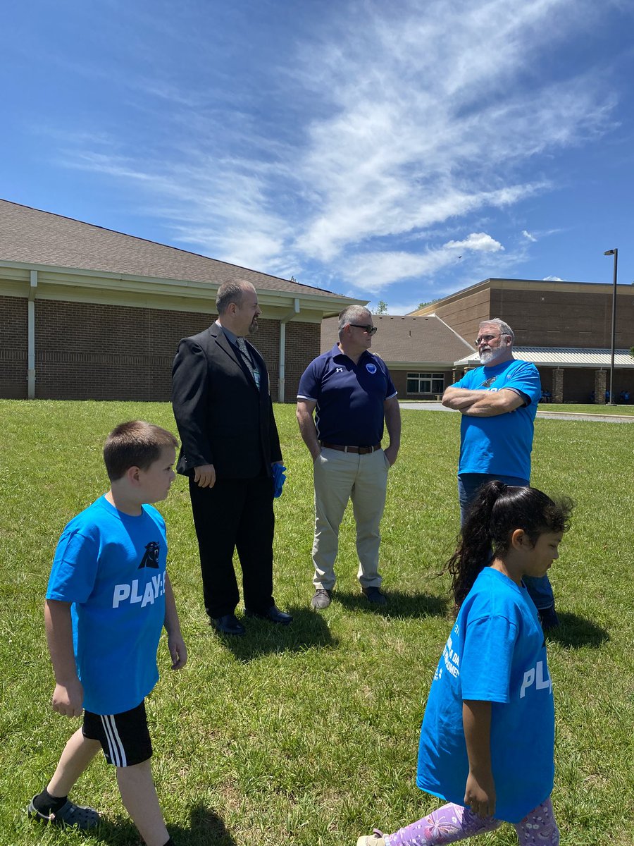 MBaker_RunSun's tweet image. It was a great day to be a #Lion and #Panther! Celebrating the Ribbon Cutting of a brand new playground thanks to @Panthers #Play60 @McDowell590