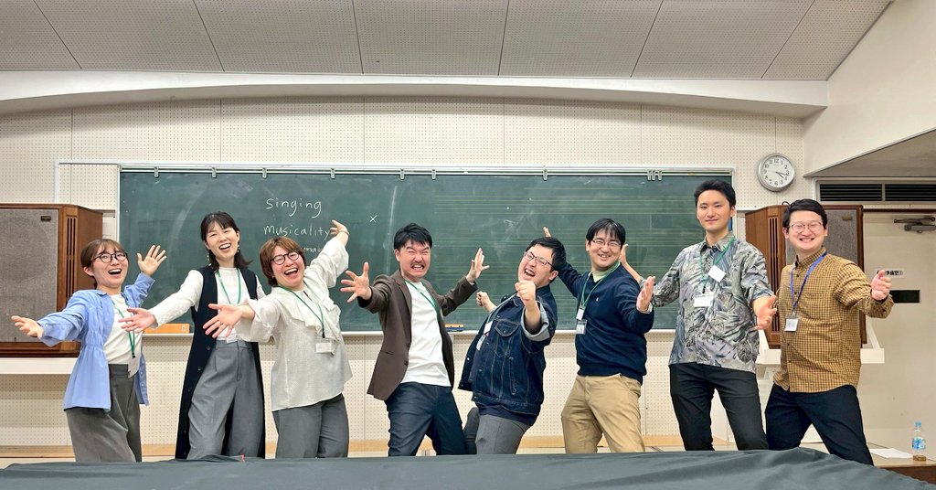 本日はメンバーの母校お邪魔し、中学・高校音楽部のみなさんに向けてバーバーショップワークショップを行いました！
みなさんの楽しそうな様子や真剣な眼差し、そして歌声にたくさんの元気をいただきました👏❤️‍🔥
ありがとうございました！

参加してくださった有志のみなさんもありがとう🙏