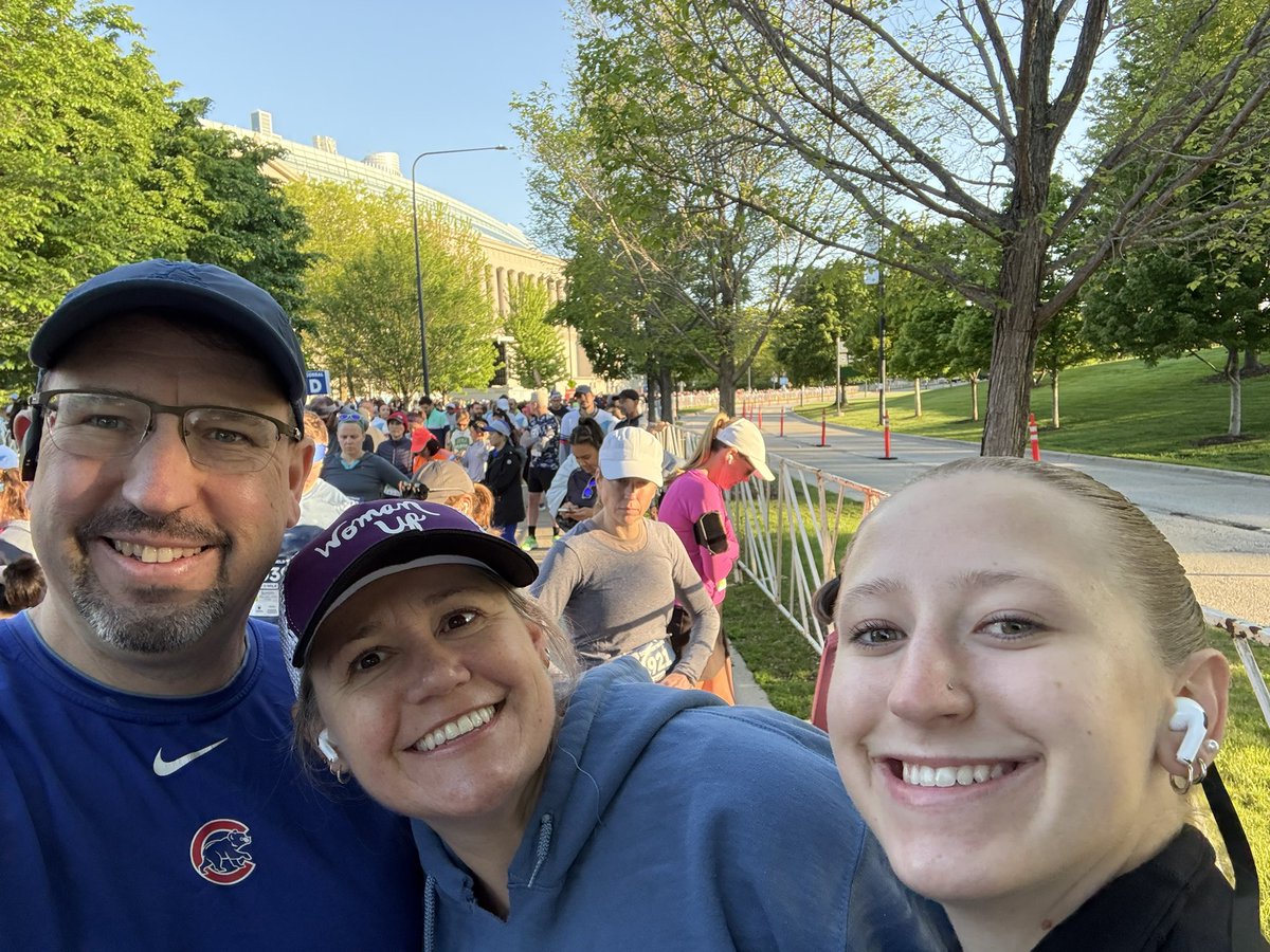 Ready for the Soldier Field 10 miler with these lovely ladies.
