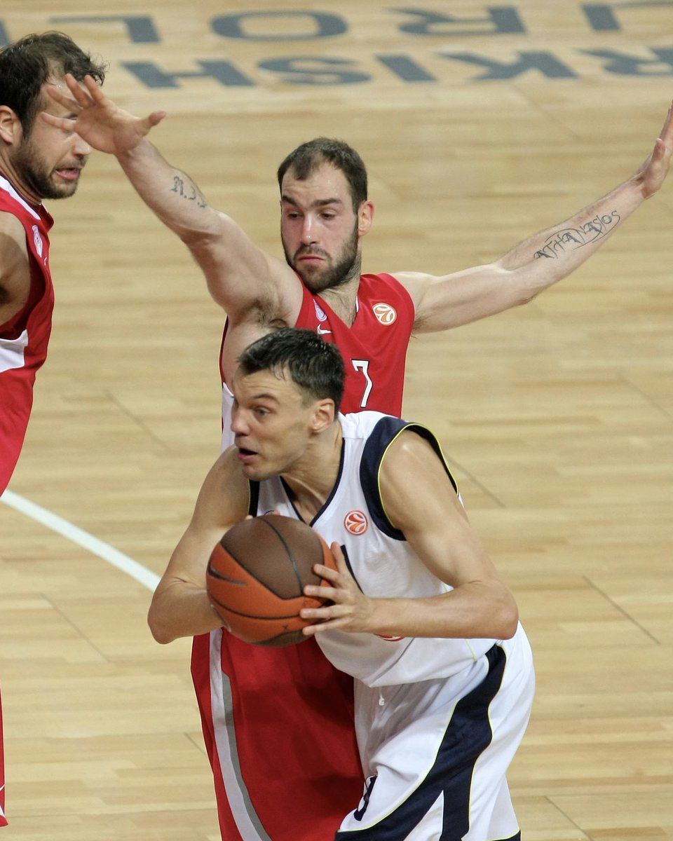 TrendBasket (@trendbasket) on Twitter photo Sarunas Jasikevicius:
“Billy(Spanoulis) ile birlikte kendimi şampiyonluk maçı öncesi basın toplantısında yan yana otururken hayal edemezdim.” #F4GLORY
(<a href="/EuroLeague/">Turkish Airlines EuroLeague</a>) Sarunas Jasikevicius:
“Billy(Spanoulis) ile birlikte kendimi şampiyonluk maçı öncesi basın toplantısında yan yana otururken hayal edemezdim.” #F4GLORY
(<a href="/EuroLeague/">Turkish Airlines EuroLeague</a>)