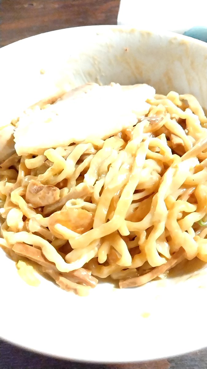 good_hawk's tweet photo. 暗黒中華そば雷電@仙台市泉区

別の店で汁なし食べたけど、かき混ぜた後に汁が残るのに違和感を感じるくらい夫婦でマゼソバ合衆国中毒で、月イチは必ず行ってるので、乃木坂撤去された理由を知りたい。 https://t.co/dkiIBQAzsn