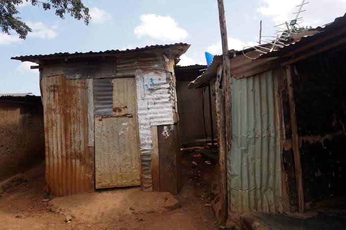 Wait they paid Diamind Platnumz 750m when police officers who protect them sleep like this?😂