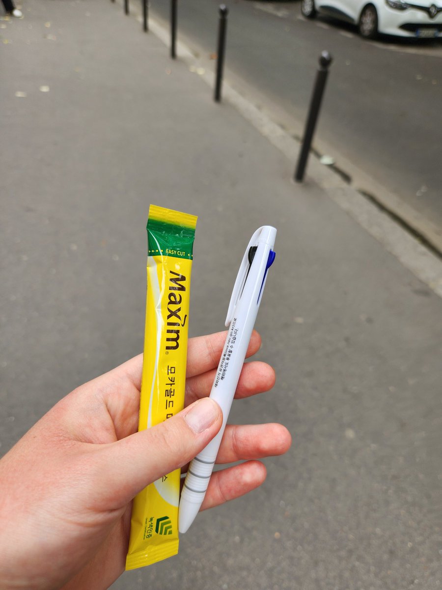 투표 했음 🫡
(투표를 한 후에 커피믹스를 주다니...
역시 한국 센스네)