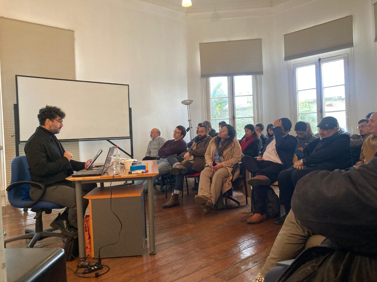 arq_deldelirio's tweet photo. Con una amplia convocatoria interdisciplinar se realizó el Viernes 16 de Mayo el I Coloquio de Filosofía de la Psiquiatría.
https://t.co/Lt5lpFhtcs https://t.co/Kgt6zTVuBg