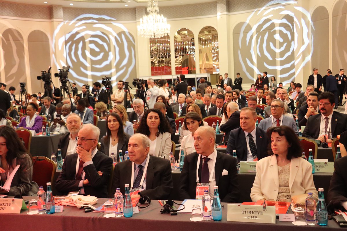 DemPartyEnglish's tweet image. Co-Chair Tülay Hatimoğulları spoke at Socialist International Council Meeting in Istanbul: We can revive a 200-year legacy of solidarity against disaster capitalism, war, colonialism, fascism, and imperialism. As DEM Party, we propose a joint struggle for peace on a global scale.