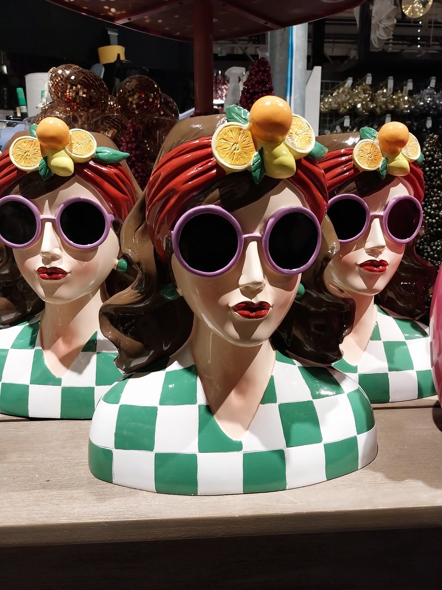 wbos54's tweet image. Goedemiddag, ik ben laat vandaag
Maar wens jullie nog fijne dag 😃
#Mei_nMooisteFotos 
@AnitaPeeters 
#kleding #hoedjes #petjes 
Tot later 🩷💛