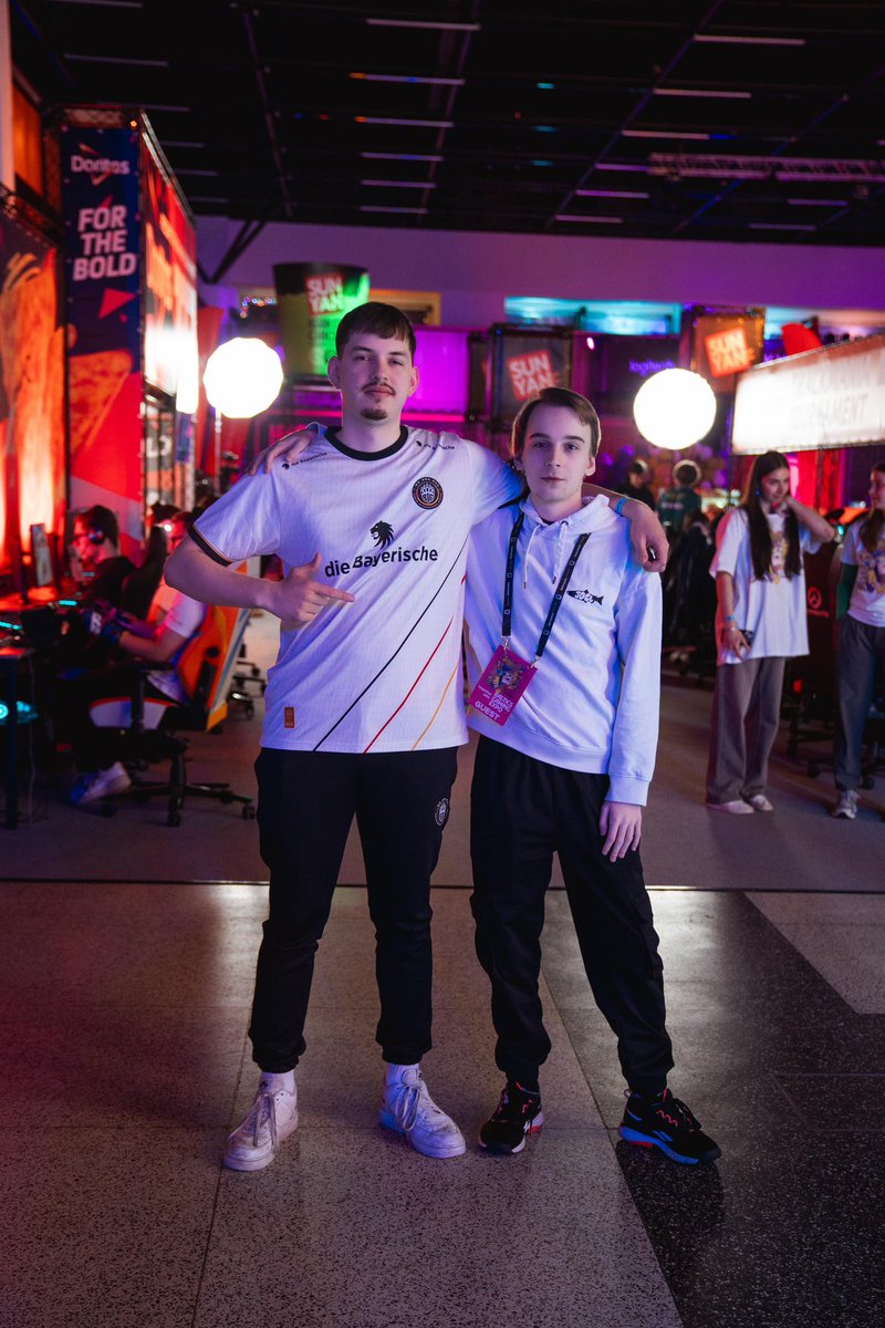 quick groupstage today with <a href="/eLconn21/">eLconn21</a>, see you tomorrow for playoffs 🏁