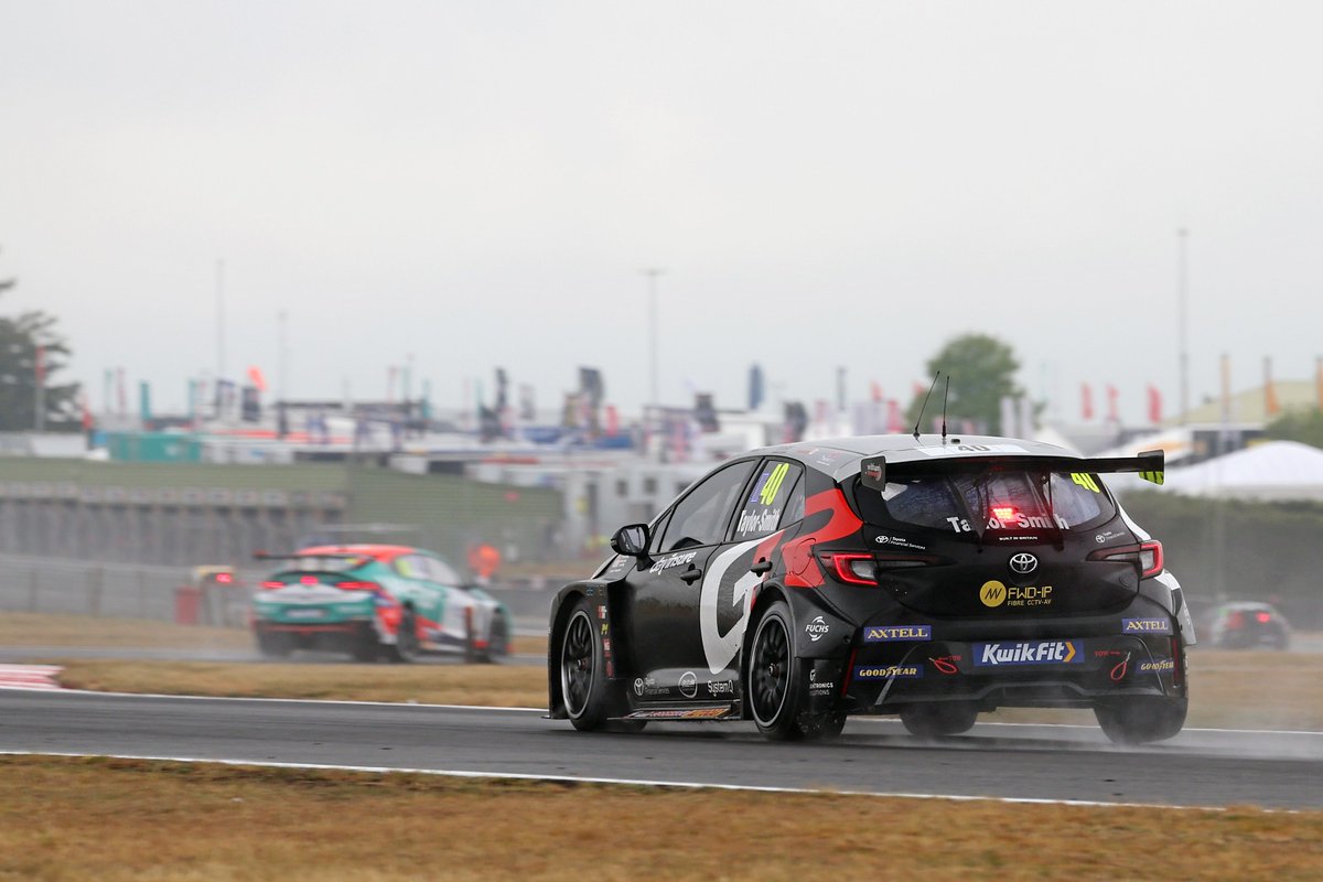 Árón Taylor-Smith tweet media