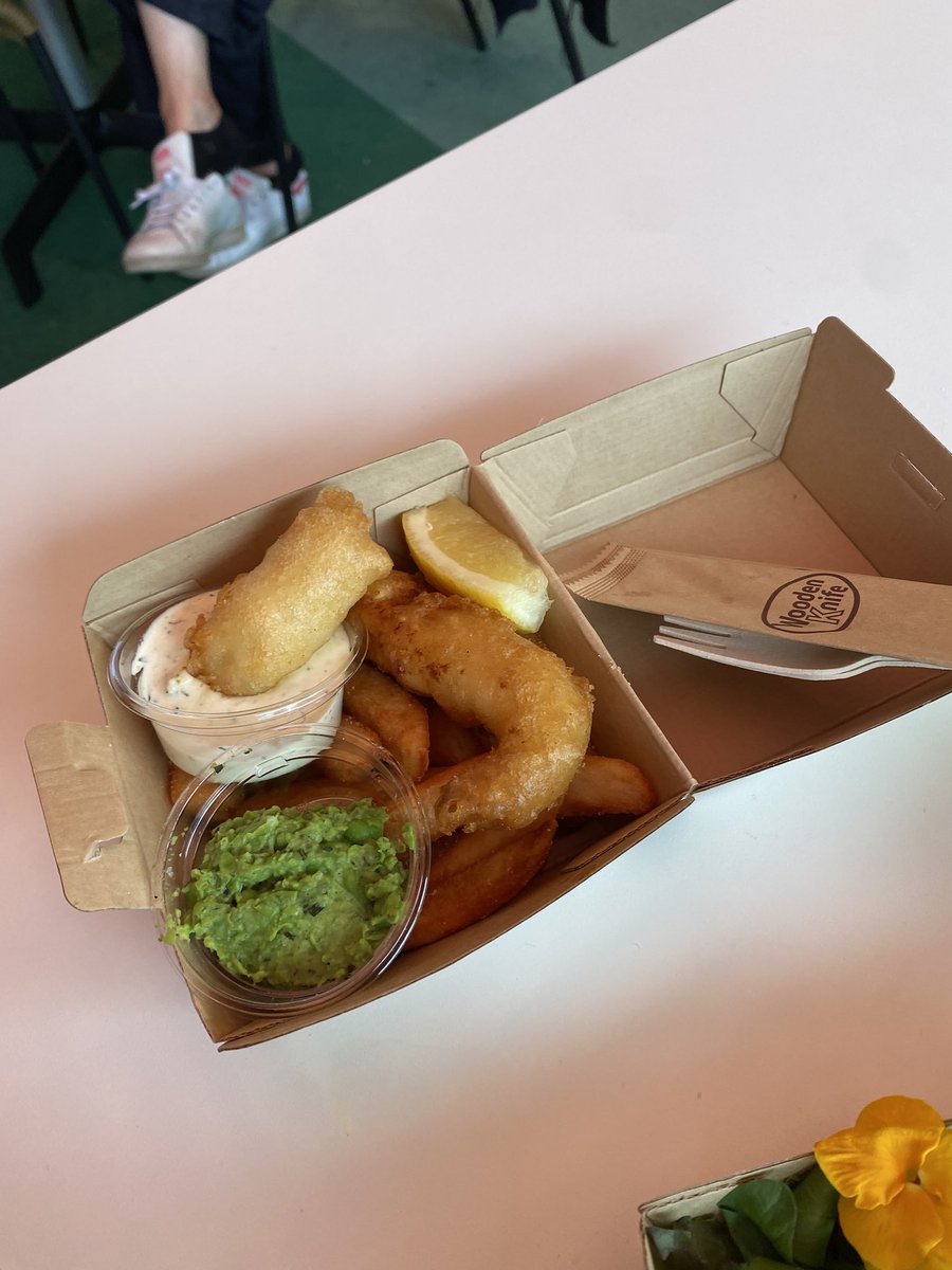 イギリス館🇬🇧のキッズメニューのフィッシュ&チップス600円はコスパ