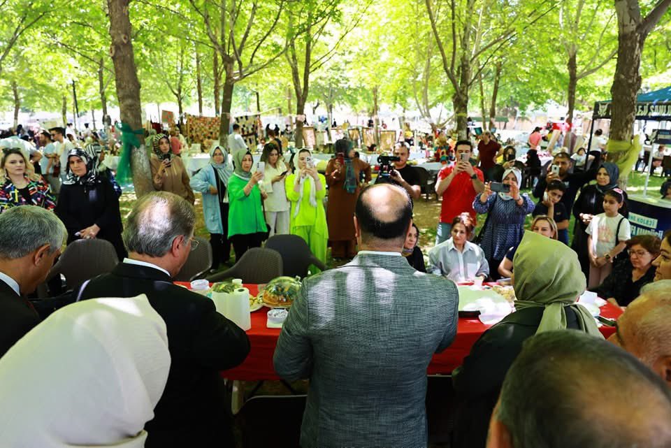 İl Başkanı Ahmet Yetimoğlu;  Yeniden Refah Partisi Genel Başkan Vekili Doğan Aydal  ve Karaköprü Belediye Başkanımız Nihat Çiftçi ile birlikte, Karaköprü’müzde düzenlenen ‘Kadın Emeği Stant Günleri’ etkinliğine katıldı. 

#yenidenrefahpartisişanlıurfa #şanlıurfa