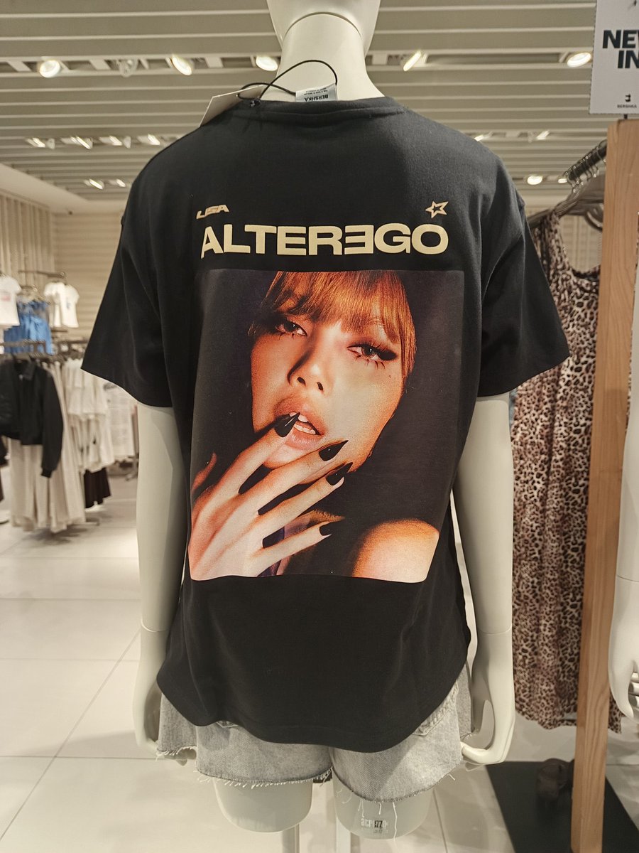 🛒 Grab your LISA #ALTEREGO Shirt in BERSHKA PH stores or purchase
