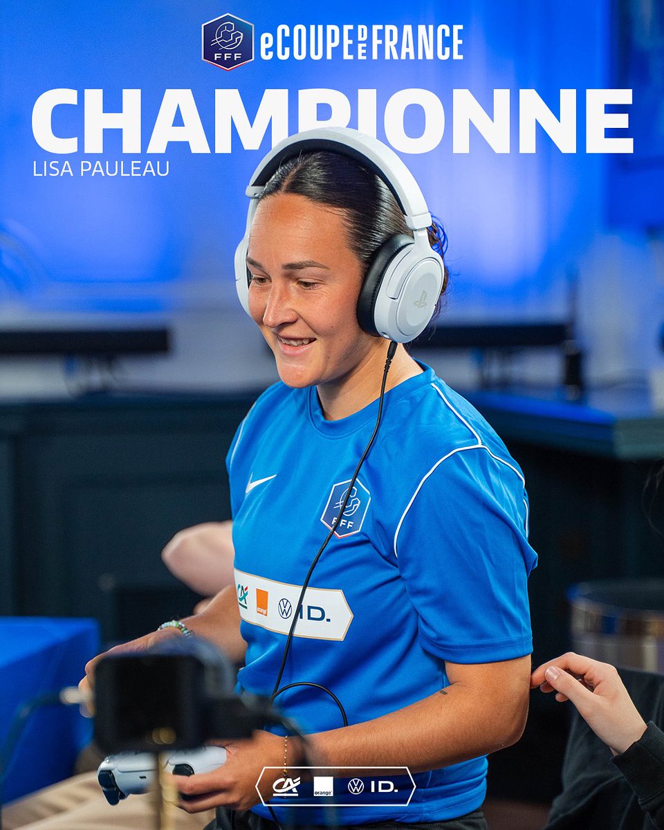Equipe de France eFoot ⭐️ (@efootdefrance) on Twitter photo 𝑪𝑯𝑨𝑴𝑷𝑰𝑶𝑵𝑵𝑬 🎮
Lisa Pauleau, alias El_kun-1010, représentante de la <a href="/lmedfoot/">Ligue Méditerranée</a> , remporte l’eCoupe de France 2025 🏆🇫🇷
Un parcours magnifique et une régularité sans faille pendant tout le tournoi ! 👏🏼 𝑪𝑯𝑨𝑴𝑷𝑰𝑶𝑵𝑵𝑬 🎮
Lisa Pauleau, alias El_kun-1010, représentante de la <a href="/lmedfoot/">Ligue Méditerranée</a> , remporte l’eCoupe de France 2025 🏆🇫🇷
Un parcours magnifique et une régularité sans faille pendant tout le tournoi ! 👏🏼