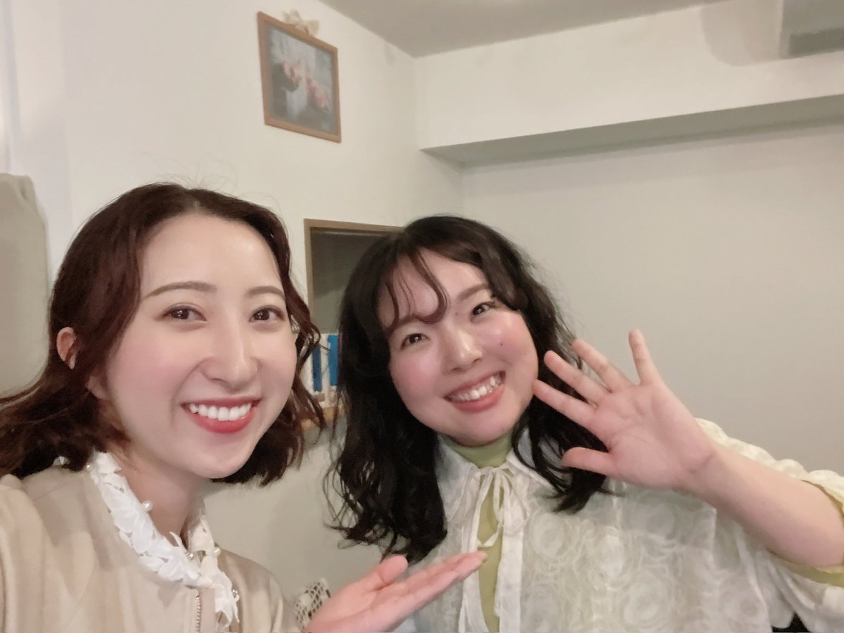 rinaly1023's tweet photo. 同期のおおくぼももえ(@momoepetit )出演の、#スプキャロ2025 を観劇してきました❄

濃密な2人芝居、舞台と客席が近いからこそのアットホーム感と緊張感が両方あり、色んなものを受け取りました😌
こういう緻密な感じ好きです💓

役を活きるももちゃん、かっこかったよーー��ー🔥 https://t.co/0qCbnHBK5d