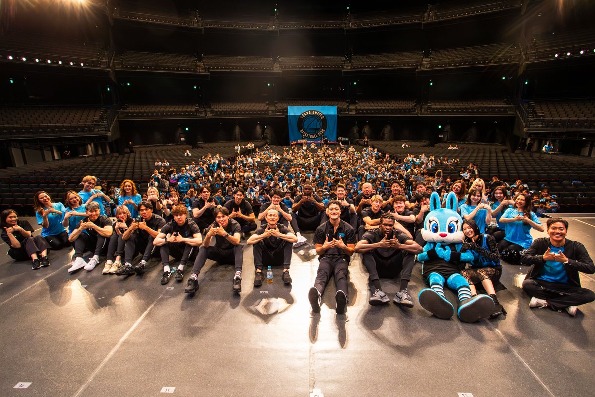 TUBCofficial's tweet photo. 笑いあり、涙ありの大感謝祭

今シーズンたくさんのご青援ありがとうございました🐰

#TUBC大感謝祭 https://t.co/ai65ajhEwc