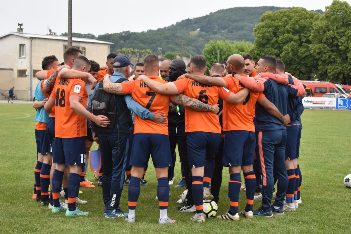 #DernièreMinute|| Après avoir gagné leur match de poule face au <a href="/Sdis65/">SDIS 65</a> aux tirs au but sur le score de 3 à 1 l’équipe du #Sdis de l’#Hérault perd en 1/4 de finale face aux <a href="/PompiersParis/">PompiersParis</a> 😢