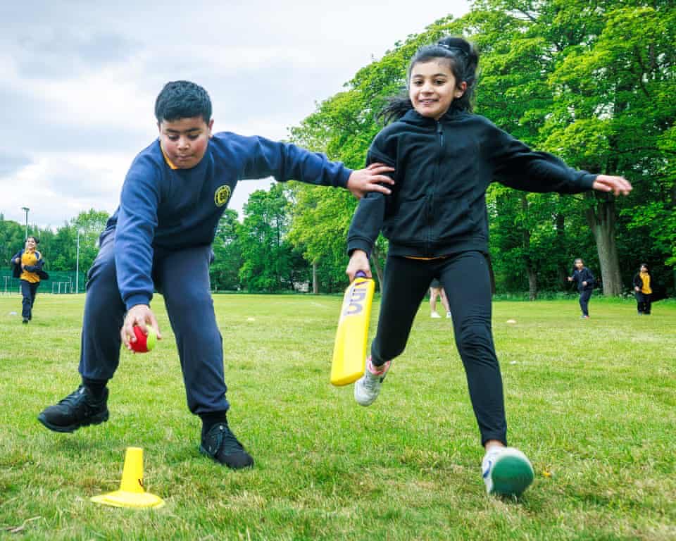 Eugene Minogue (@eugeneminogue) on Twitter photo ‘Bradford project produces ‘outstanding’ rise in children’s physical activity’ - @Guardian
📰 theguardian.com/society/2025/m…
The JU:MP programme (<a href="/JoinUsMovePlay/">JoinUsMovePlay</a>) in Bradford, recruited children and young people to design play spaces on neglected land near their homes, choosing ‘Bradford project produces ‘outstanding’ rise in children’s physical activity’ - @Guardian
📰 theguardian.com/society/2025/m…
The JU:MP programme (<a href="/JoinUsMovePlay/">JoinUsMovePlay</a>) in Bradford, recruited children and young people to design play spaces on neglected land near their homes, choosing