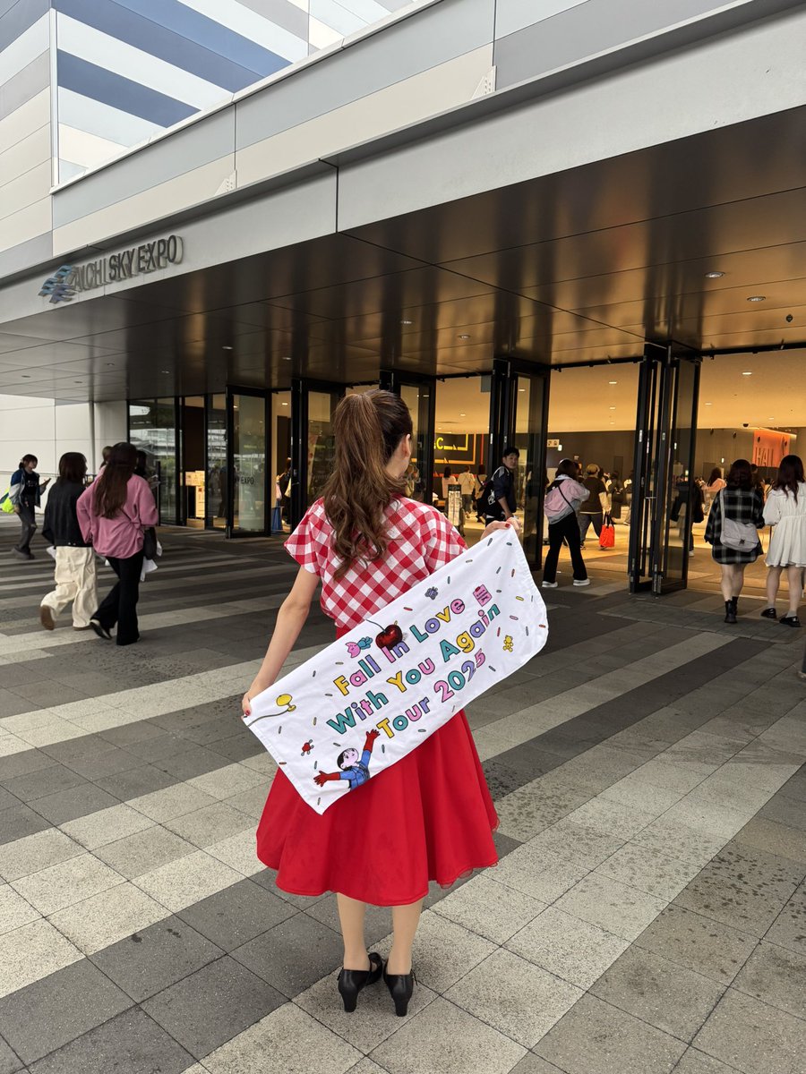 nsnkn_a's tweet photo. 最前列近かった〜😭🩷🩷
カナちゃん泣いた所もばっちり見えたし、もうめっちゃめっちゃ感動した😭😭😭
セトリ良すぎた！！は〜余韻やばい😭🍒
衣装も全部かわいかったし演出もこだわりたっぷりで西野カナ様最高🥹💭 https://t.co/GenfMi8QHV