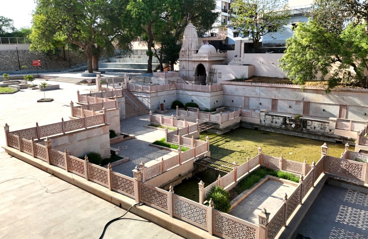 માસ્ટર પ્લાન હેઠળ 'માતાના મઢ' નો થયો કાયાકલ્પ !! 

આદરણીય પ્રધાનમંત્રી શ્રી <a href="/narendramodi/">Narendra Modi</a> જી આગામી 26મી મેના રોજ માતાના મઢ ખાતે ₹32.71 કરોડના ખર્ચે થયેલ વિકાસકાર્યોનું ભુજથી ઈ-લોકાર્પણ કરશે.