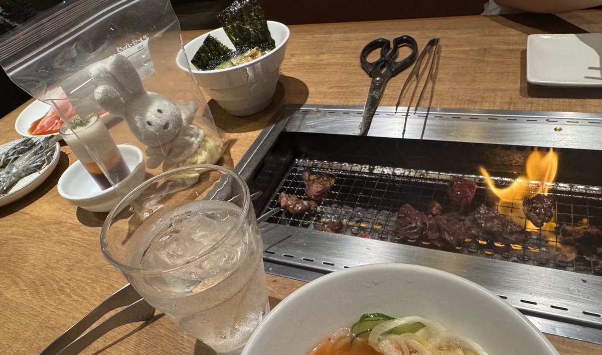 出しなさいよ！おにく！おにく！🍖