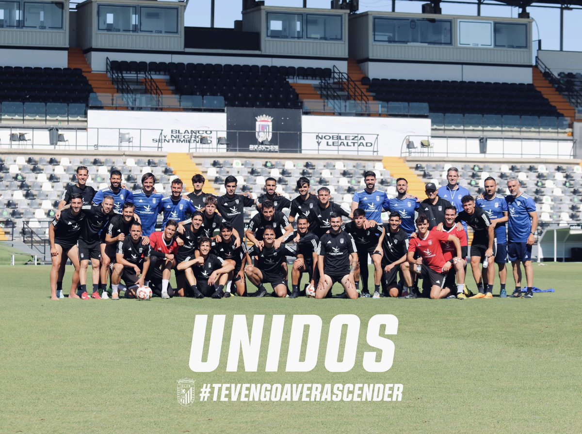 Preparados para el gran reto de mañana ⚔️
Todos 𝐔𝐍𝐈𝐃𝐎𝐒 por un mismo objetivo ⚪️⚫️

#TeVengoaVerAscender 🤍🖤