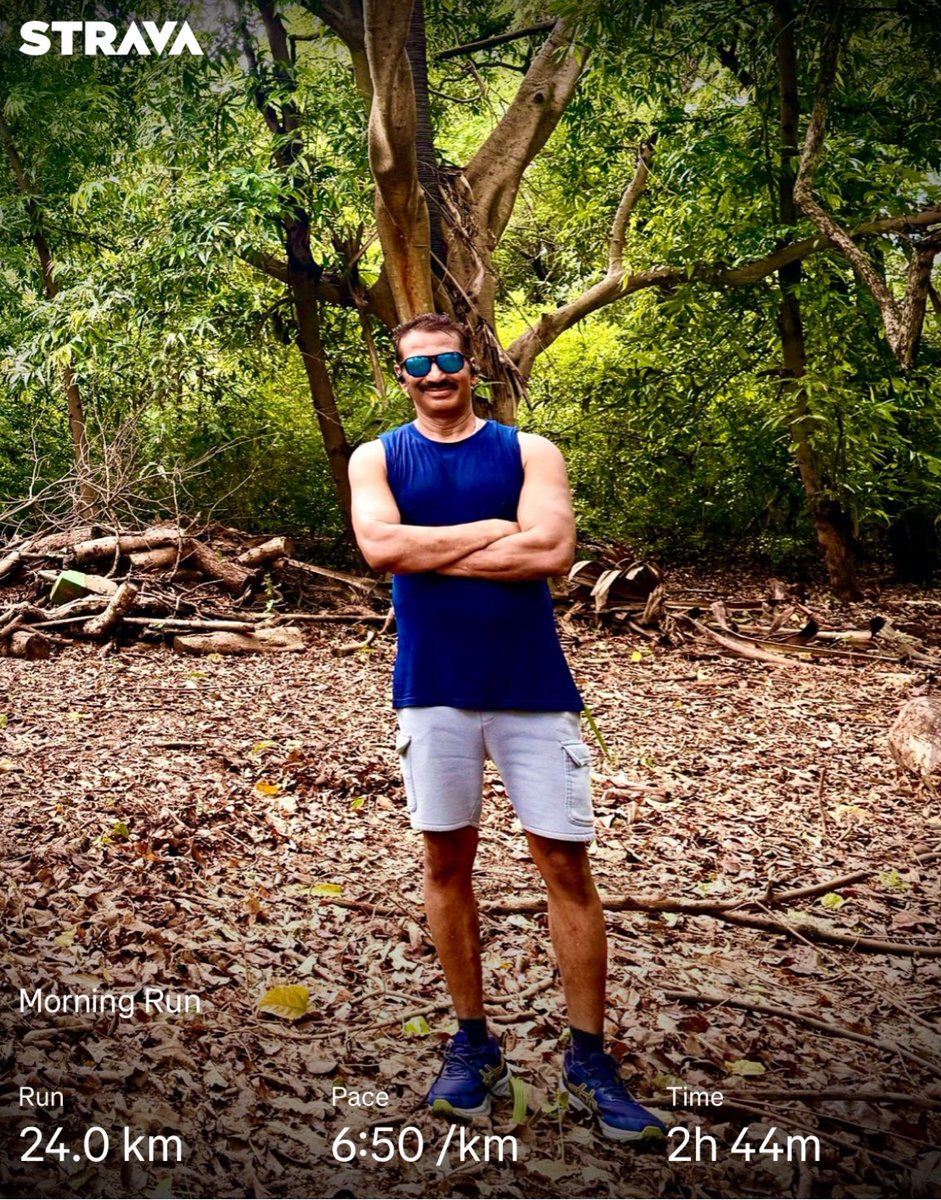 24 kilometers of solitude.
And yet, I felt surrounded—
by trees that remembered rain,
by deer who didn’t care about pace, and by something inside me that refused to quit.#run #running #halfmarathon