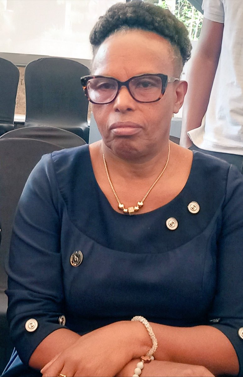 Les 10 étapes d'un génocide selon Gregory H. Stanton sont:
La classification
La symbolisation
La discrimination
La déshumanisation
L'organisation
La polarisation
La préparation
La persécution
L'extérmination
Le déni/ La négation
#Kwibuka31 
Abacu ntibazazime tukiriho