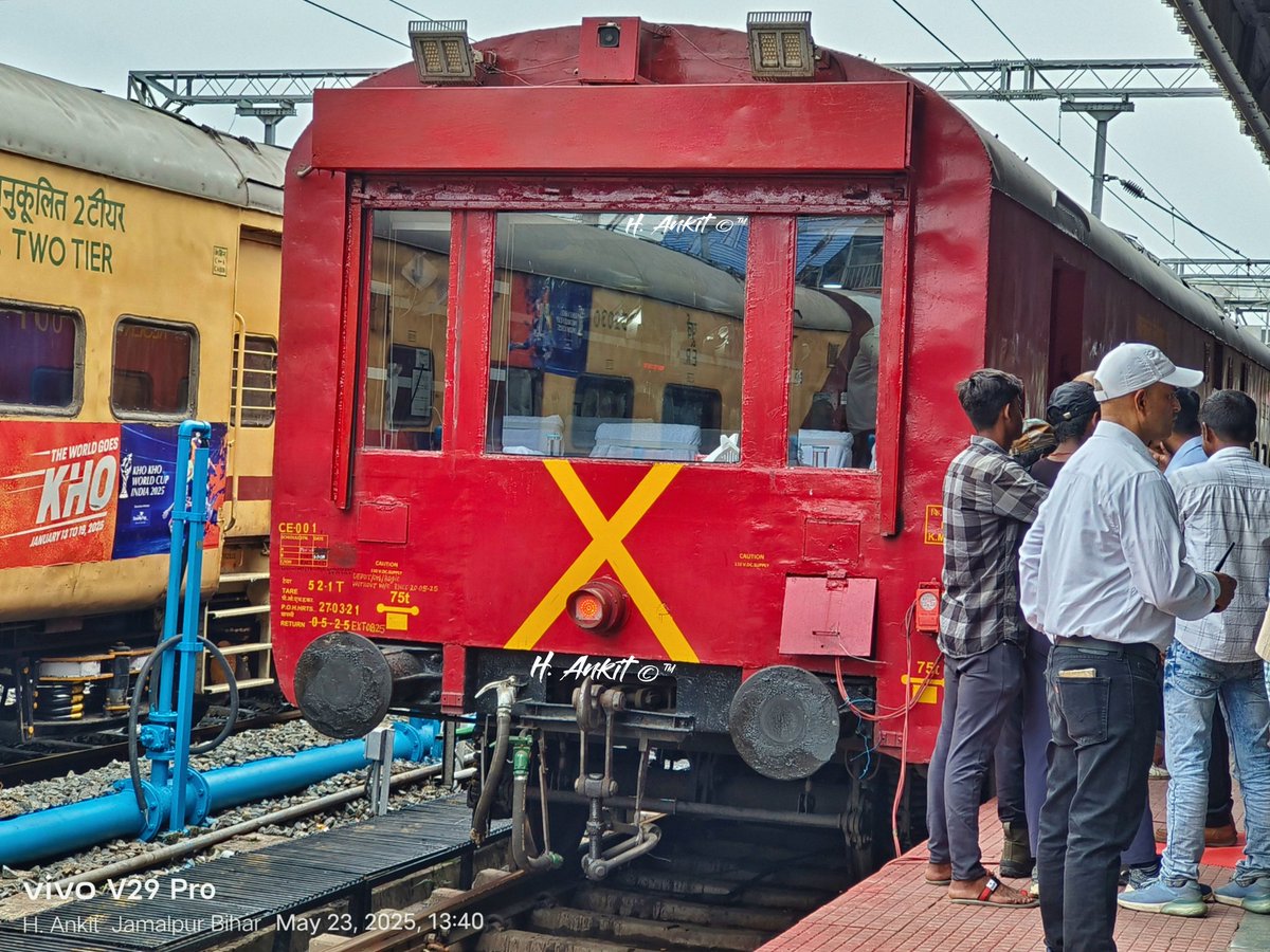 HAnkit_RF's tweet photo. Rail Minister @AshwiniVaishnaw 's
Trip To Jamalpur In Special #inspectiontrain Along With @LalanSingh_1 @samrat4bjp
@VijayKrSinhaBih
I t
Video - https://t.co/h8pzPlc08v

#IndianRailways #jamalpur #जमालपुर 
#jamalpurmunger #wap7 #saloon 

@drmmalda @RailMinIndia  @MungerIndex https://t.co/KLuApN2wn9