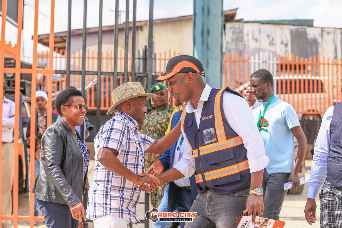 CabroCity's tweet photo. All Set to Pave the Future.

The Grand Entrance of Kenjava Wakagoto Managing Director.

#CabroCity #PavingTheFuture https://t.co/CDZ23wHVaR