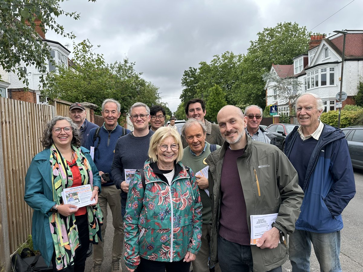 Wimbledon & Merton Lib Dems🔶 (@mertonlibdems) on Twitter photo Our team speaking to the residents of Cottenham Park area of Wimbledon Village today. Fantastic support for the local Lib Dems and our MP <a href="/PaulKohlerSW19/">Paul Kohler🔶MP for Wimbledon</a> Our team speaking to the residents of Cottenham Park area of Wimbledon Village today. Fantastic support for the local Lib Dems and our MP <a href="/PaulKohlerSW19/">Paul Kohler🔶MP for Wimbledon</a>