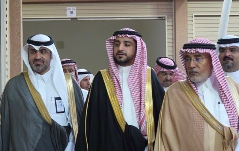 khaled_alkhader's tweet photo. 🟠 في أجواءٍ مفعمة بالأصالة اختُتمت فعاليات مهرجان #اليوم_العالمي_للشاي بمحافظة ثادق
بتنظيم متحف الواصل وبرعاية كريمة من المحافظة ودعم بلدية ثادق وسط حضورٍ تجاوز 10,000 زائر خلال 3 أيام.

🟠 شهد المهرجان أجنحة ثقافية وفعاليات ترفيهية ومشاركة واسعة من الأسر المنتجة .

🟠 جسّدت روح الضيافة السعودية وكرمها المرتبط بكوب الشاي.

🟠 رئيس المجلس البلدي د. حمد السويلم 
@alnada89 
ثمّن دعم سعادة المحافظ 
#أ.#فيصل_القاسم، وكرّم الجهات المشاركة، في ختام مهرجانٍ عابق بالنكهات ومضيء بالوفاء.
•
🟠 كل الشكر والتقدير لكل من قام وشارك بهذا العمل الرائع المتميز .

#محافظة_ثادق
#مهرجان_الشاي
#ثقافة_وسياحة
#السعودية
#اليوم_العالمي_للشاي 

⸻