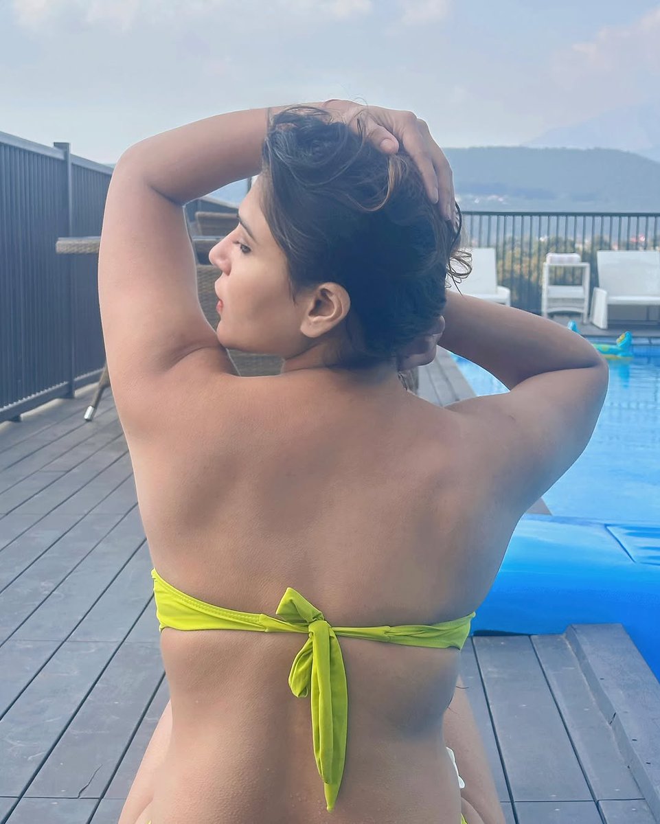 HOTEDITZ1's tweet photo. @itanyachaudhari 
#greenhot
#TrendingNow 
#Trending 
#hotqueen https://t.co/TUtAV8D7BA