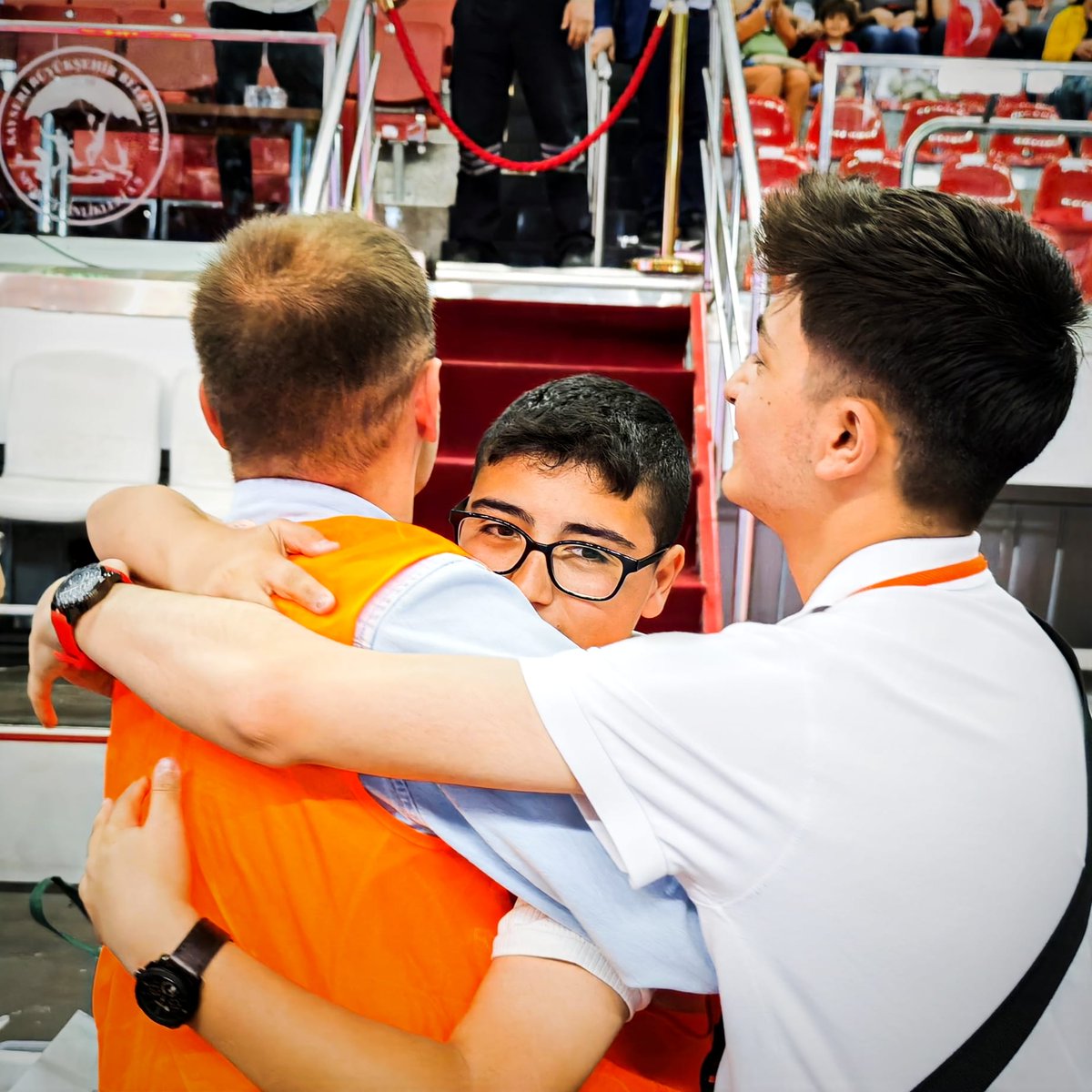 mebrobot's tweet image. 🤖 17. Uluslararası MEB Robot Yarışmasında bugün kapanış töreni öncesinde yapılan finaller çok renkli görüntülere sahne oldu 🥰

#MEBRobot sona erdi!