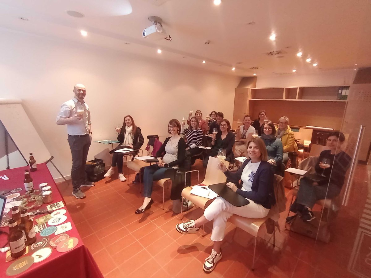 Ecco alcuni scatti del seminario organizzato da #AITI_FVG "Parole in fermento: il linguaggio della birra - Viaggio nel lessico della birra per traduttori e interpreti" in corso a #Udine con il relatore Andrea Fracas.
#AITIforma #formazioneAITI #sabatoconAITI