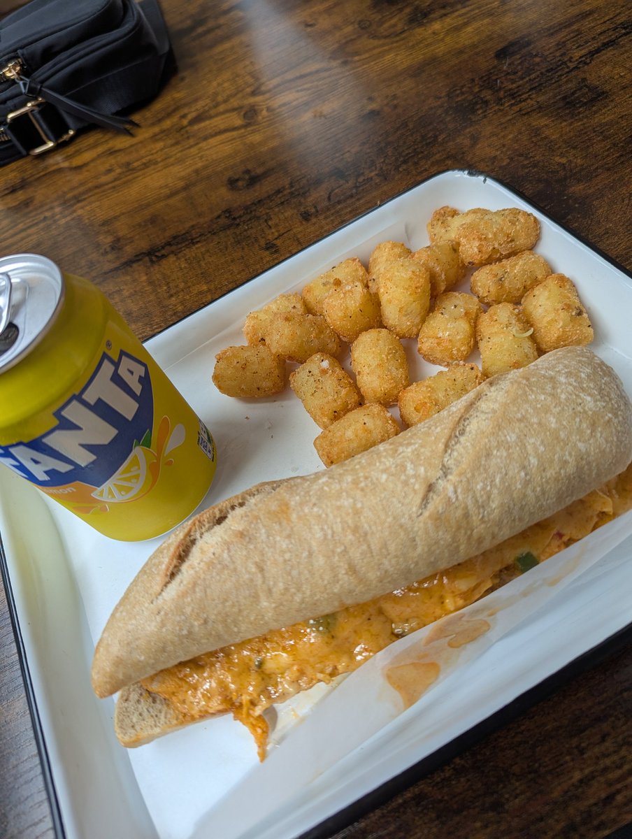 marcus_hunt's tweet image. #supportinglocalbusiness aka loading up before an afternoon at a beer festival with some familiar faces.