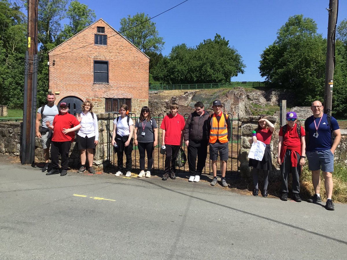 pe_stchris's tweet image. Many thanks to Mr Lloyd and Beaumaris class. Some photos of their amazing effort on the Clywedog trail. Over 100km @TerryFoxCanada @TerryFoxRunUK @Wendyhett